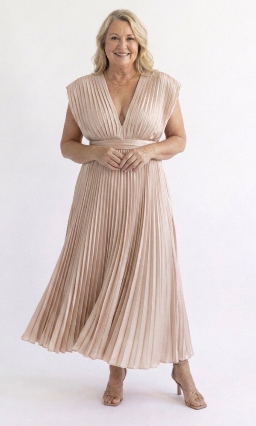 Hayes & Tate™ | Timeless Pleated Midi Dress