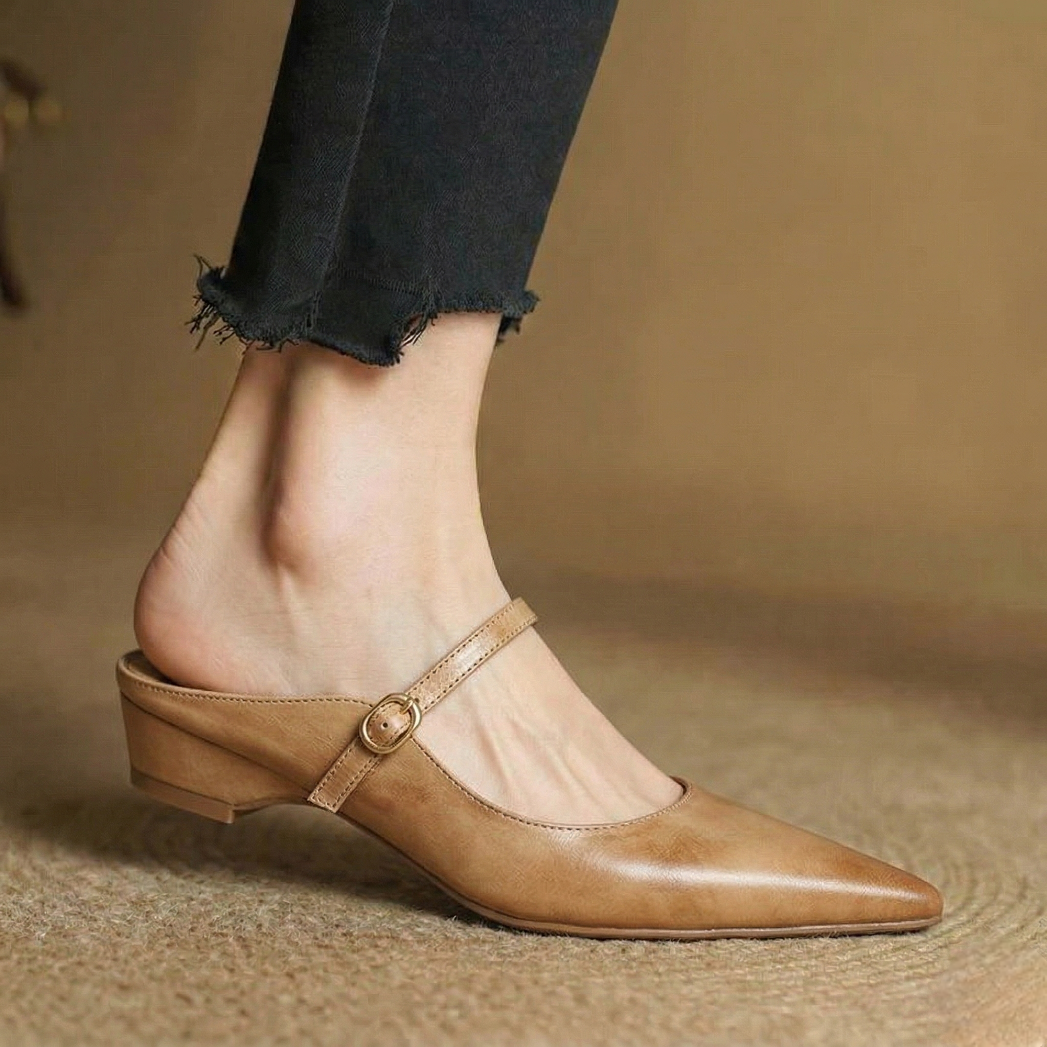 Neok Genuine Leather Mules