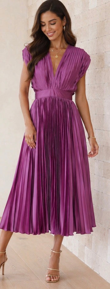 Hayes & Tate™  | Timeless Pleated Midi Dress