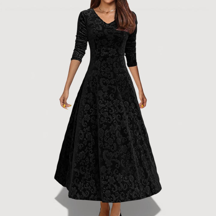 Jillian – Luxurious Velvet Dress