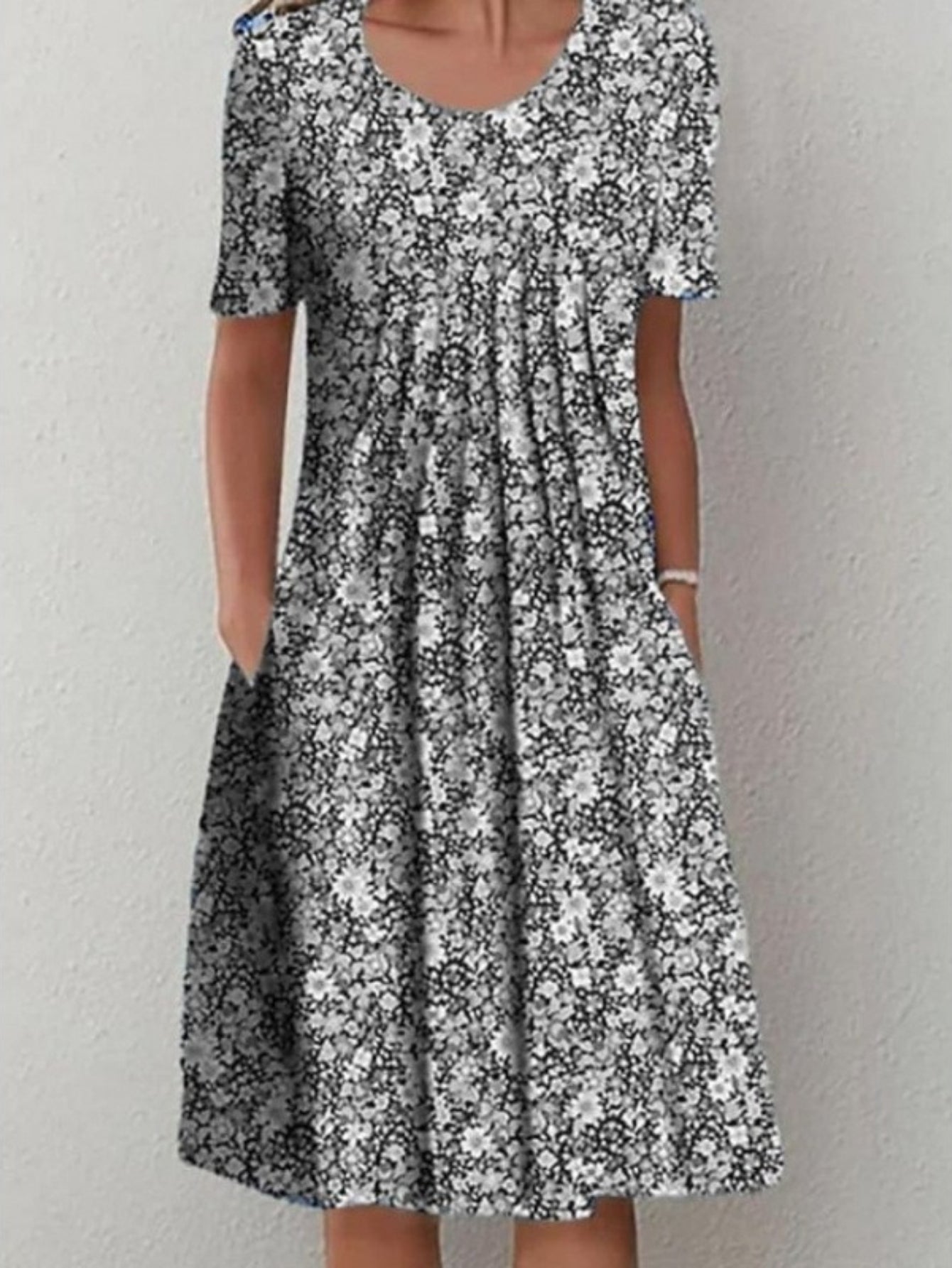 Floral Round Neck Pocket Midi Dress | Spring Summer Women'S Casual Feminine Gown, Modern Artistic Design, Layered Chic Look, Relaxed Everyday Style