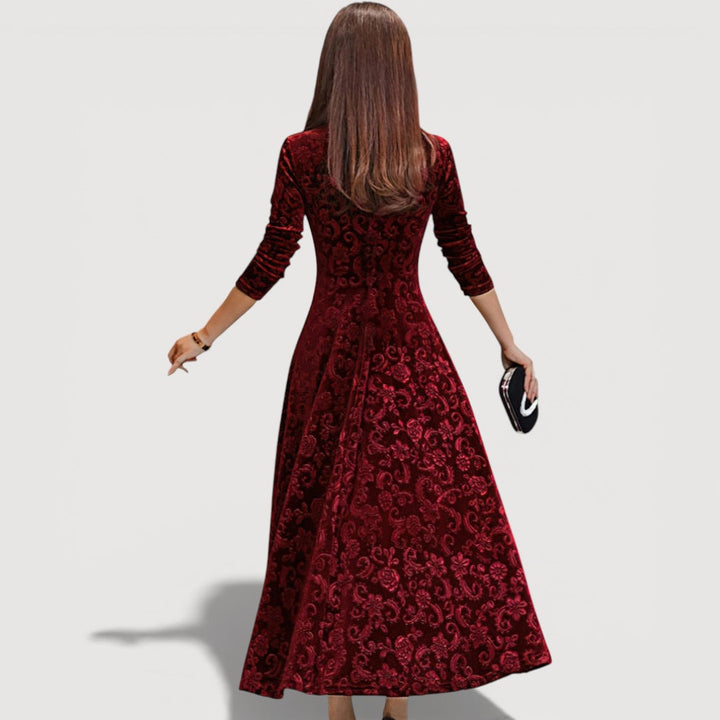 Jillian – Luxurious Velvet Dress