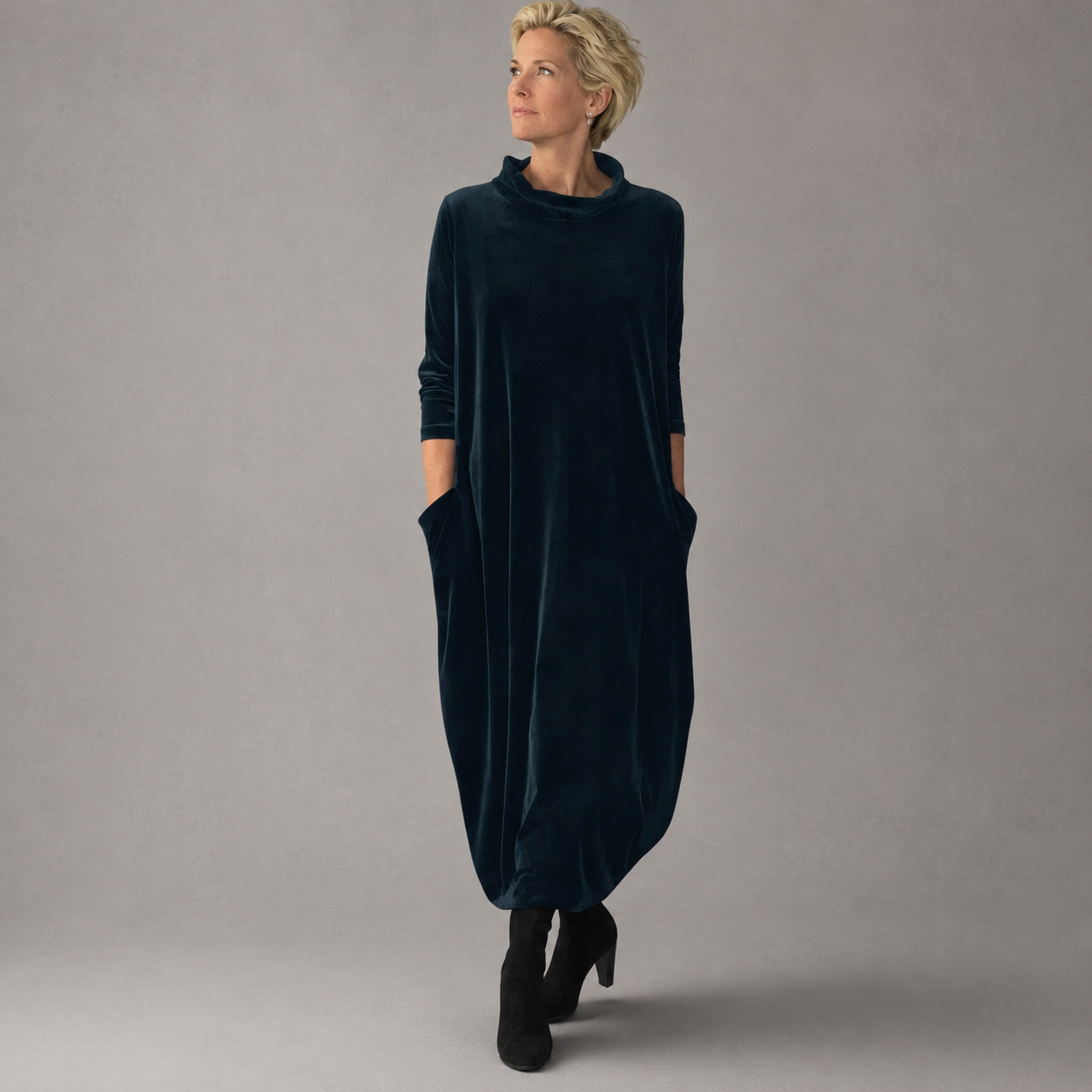 Leona | Velvet Maxi Dress